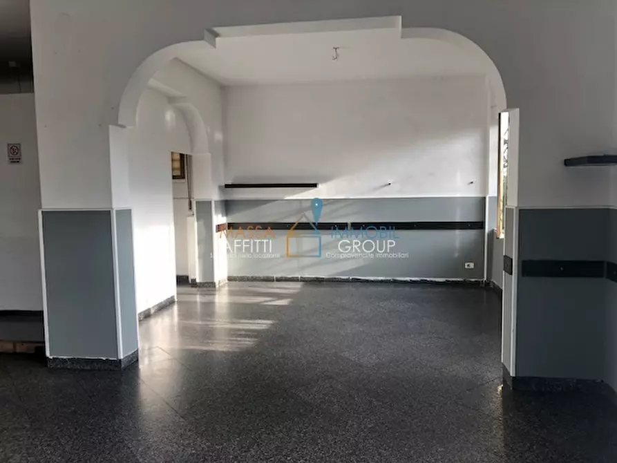 Immagine 11 di Locale commerciale in affitto  in Via Cervara 131 a Massa