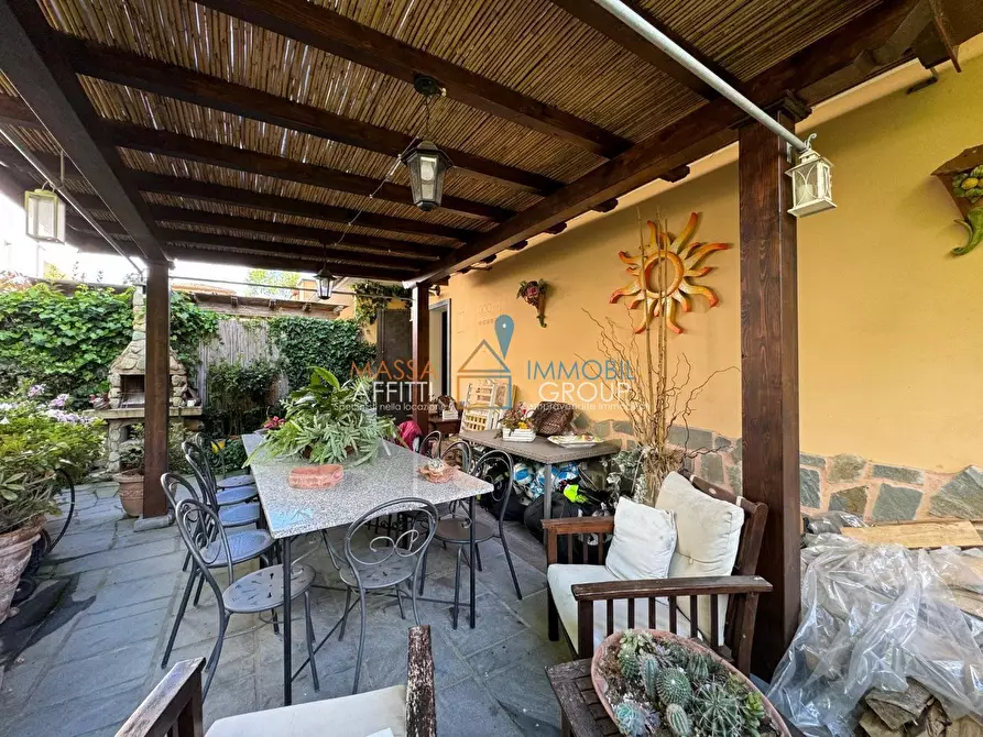 Immagine 3 di Villetta a schiera in vendita  in Via Don Giovanni Minzoni 216 a Seravezza