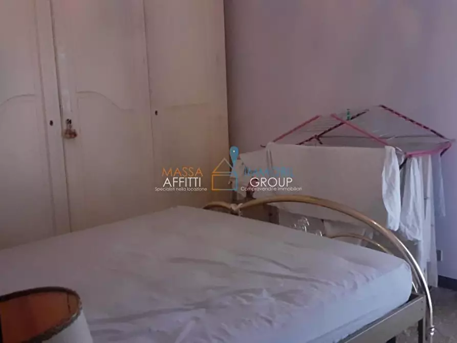 Immagine 5 di Appartamento in vendita  in Viale XX Settembre 98 a Carrara