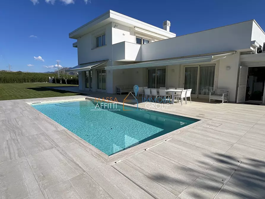 Immagine 1 di Villa in affitto  in Via Vaiana 91 a Pietrasanta