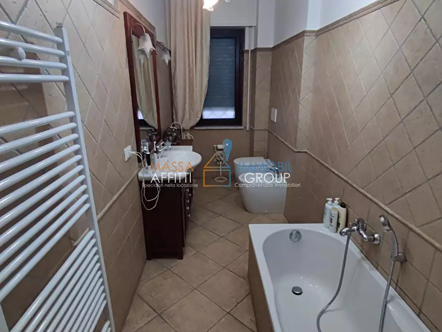 Immagine 12 di Trilocale in vendita  in Viale Giacomo Puccini 17 a Massa