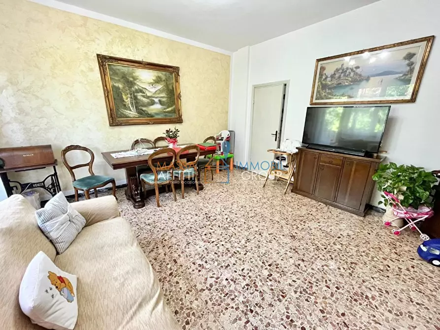 Immagine 9 di Pentalocale in vendita  in Viale Roma 191 a Massa