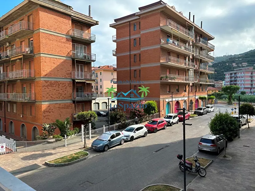 Immagine 18 di Trilocale in vendita  in via clavesana a Andora