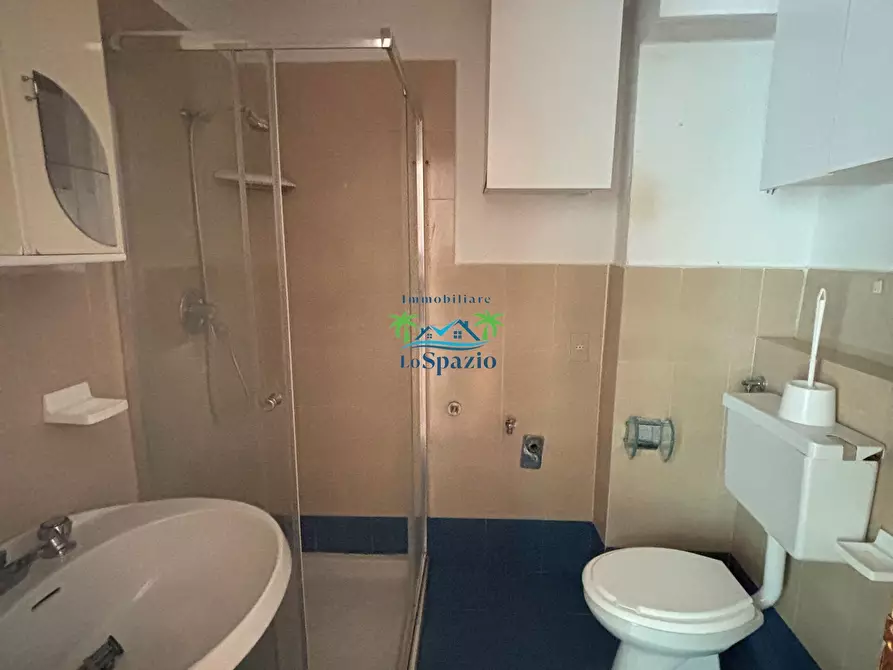 Immagine 18 di Trilocale in vendita  in Via Vincenzo Pelle 8 a Alassio