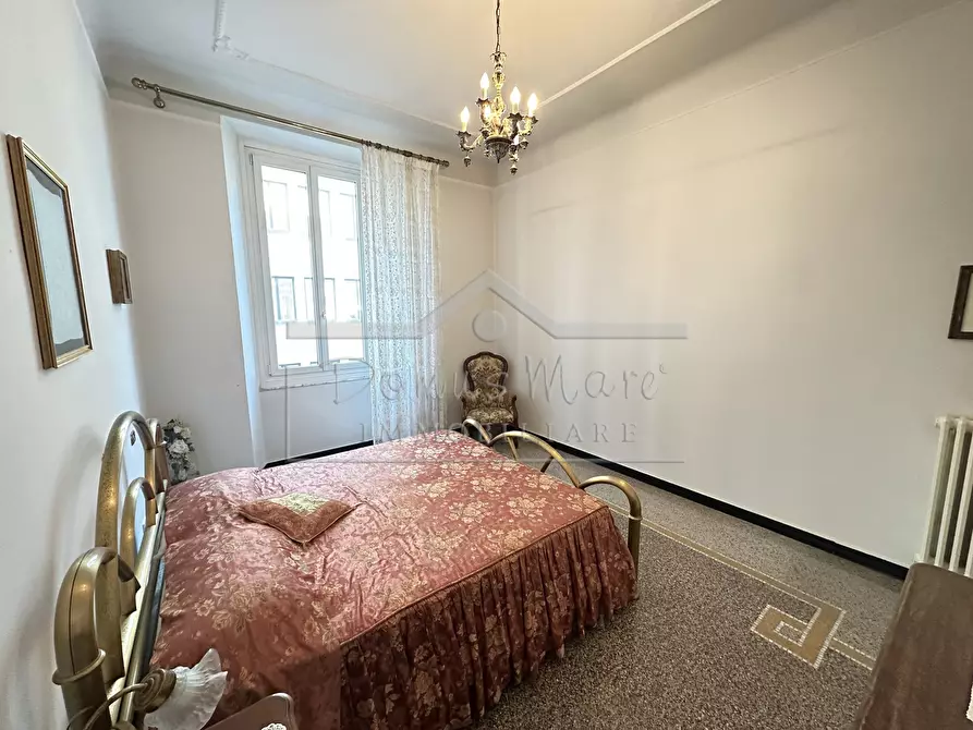 Immagine 11 di Pentalocale in vendita  in Piazza del Popolo 3 a Savona