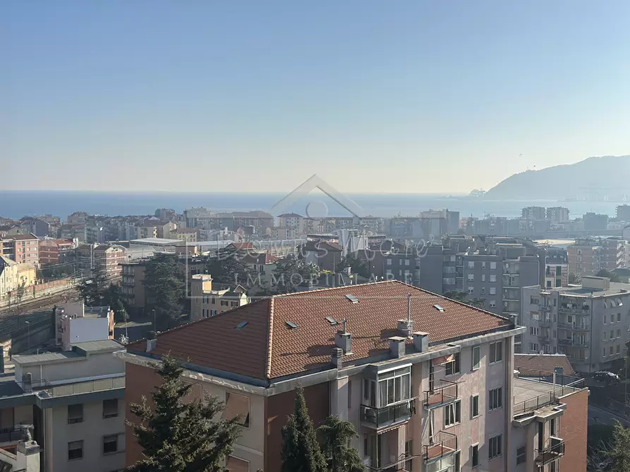 Immagine 3 di Pentalocale in vendita  a Savona