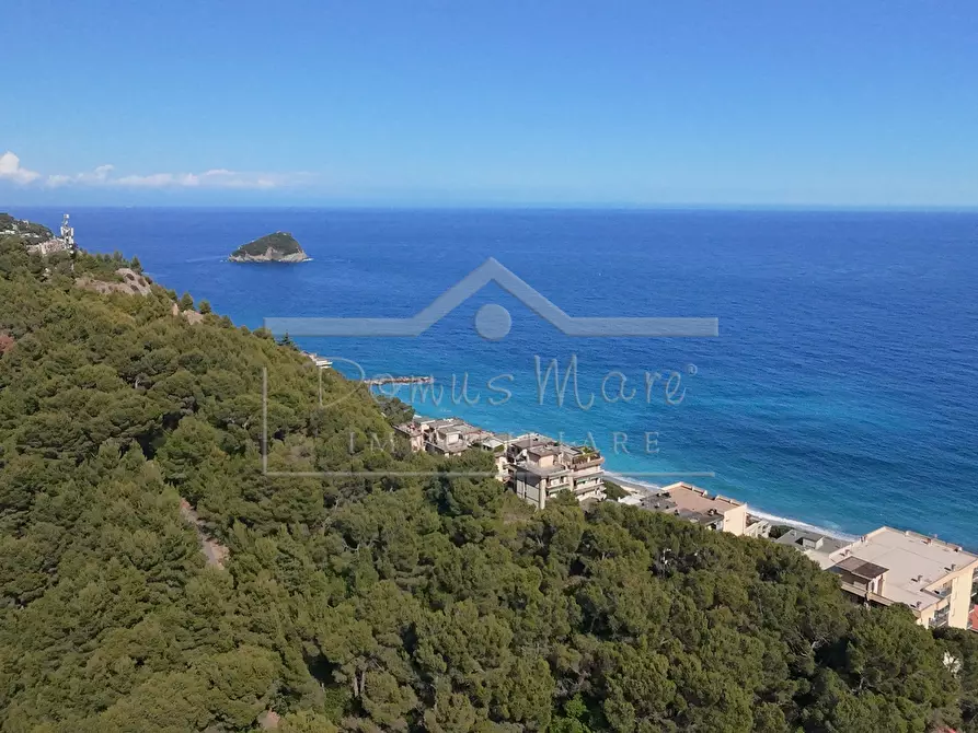 Immagine 42 di Villa in vendita  in Via Laiolo 50 a Spotorno