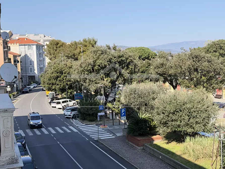 Immagine 2 di Quadrilocale in vendita  a Vado Ligure
