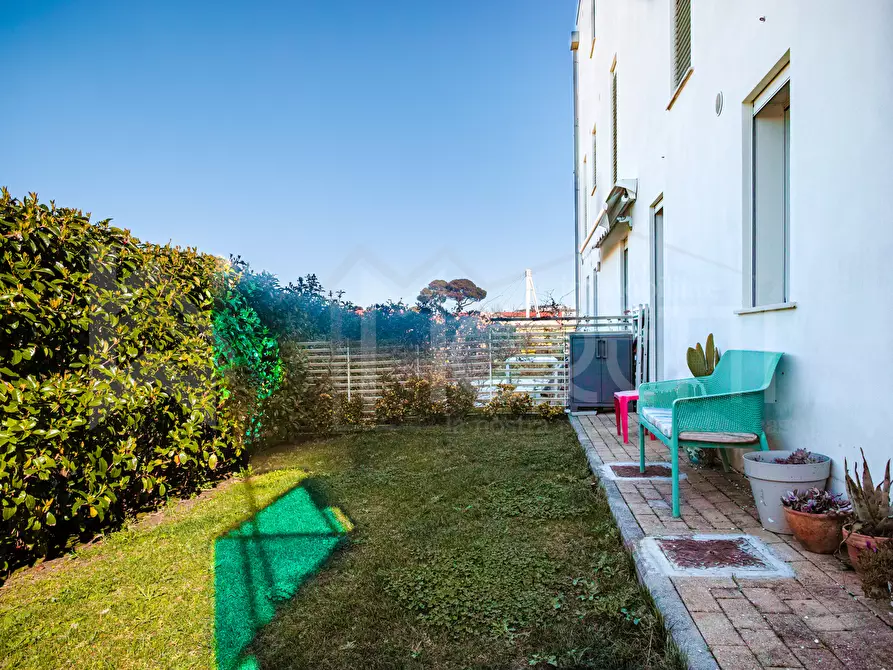 Immagine 43 di Trilocale in vendita  in Via Lazzara Giovanni a Livorno