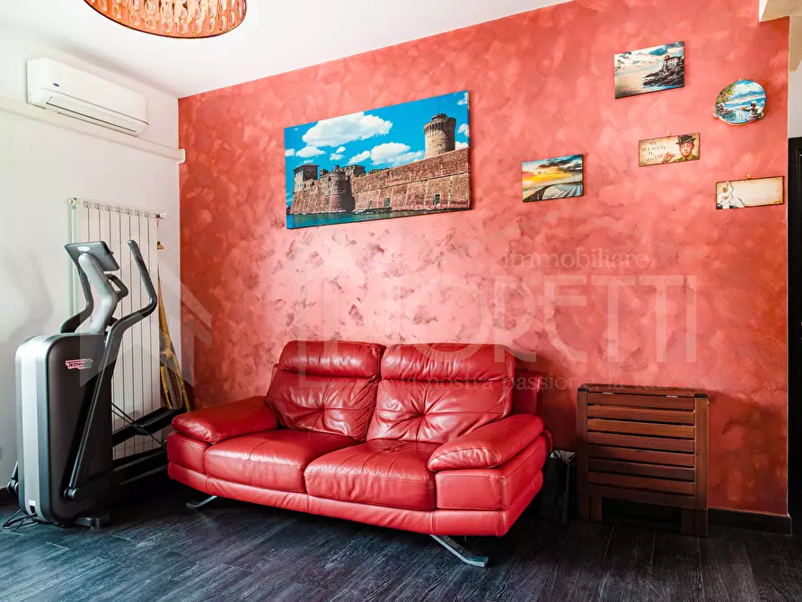 Immagine 26 di Pentalocale in vendita  in Via dell'Alloro a Livorno