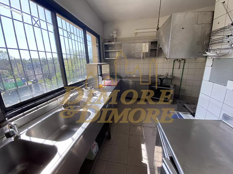 Immagine 27 di Showroom in vendita  a Castelletto Sopra Ticino