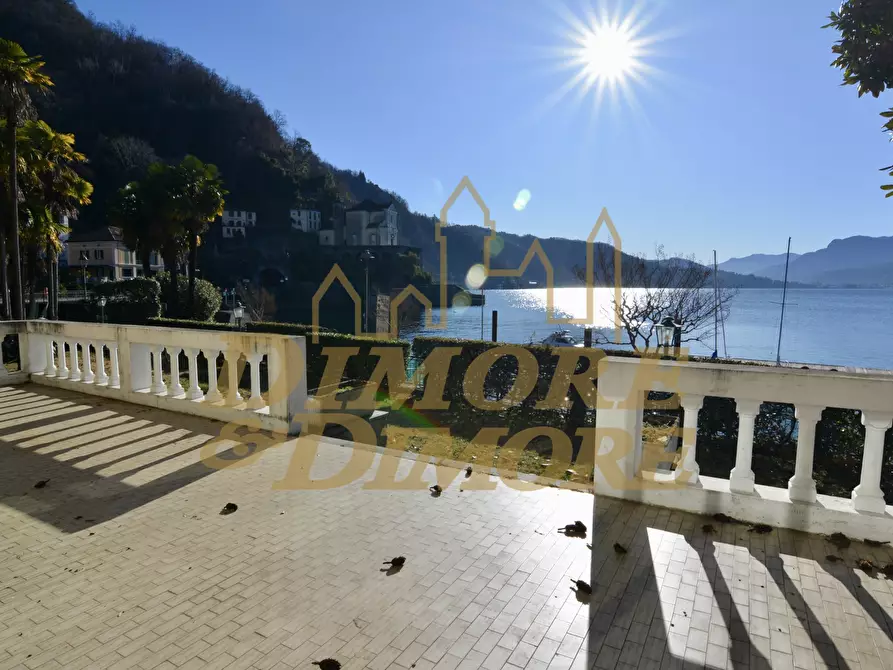 Immagine 15 di Villa in vendita  in Viale Garibaldi 68 a Maccagno Con Pino E Veddasca