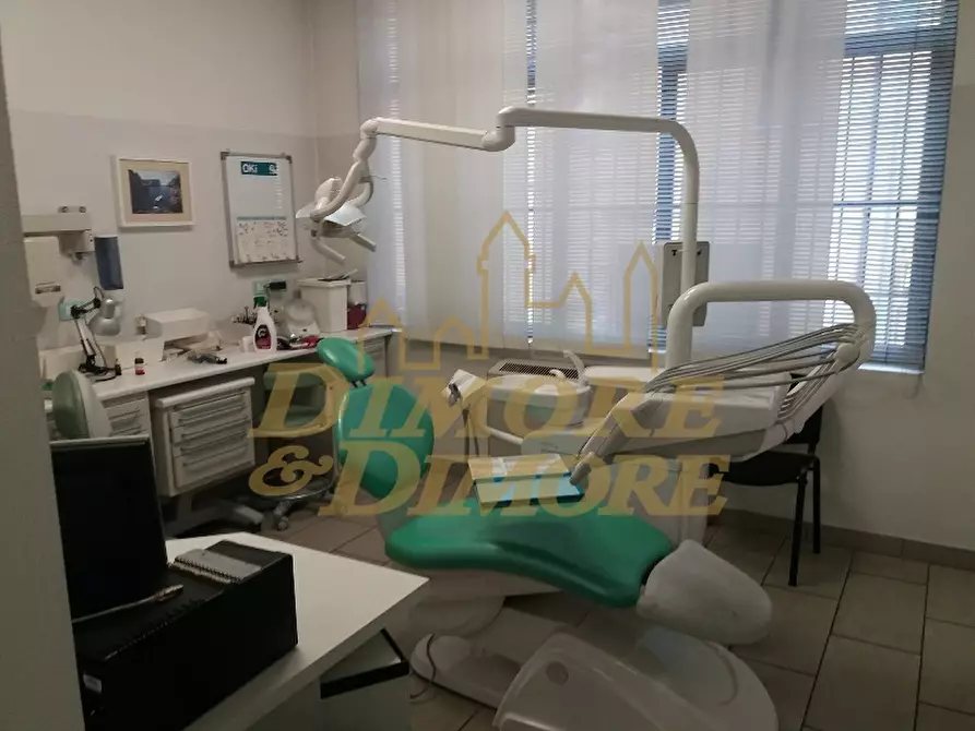 Immagine 9 di Ufficio in vendita  a Verbania