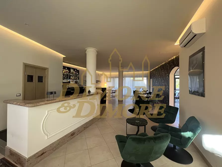 Immagine 11 di Bar / Ristorante in vendita  in Via dei Fiori 39 a Brezzo Di Bedero