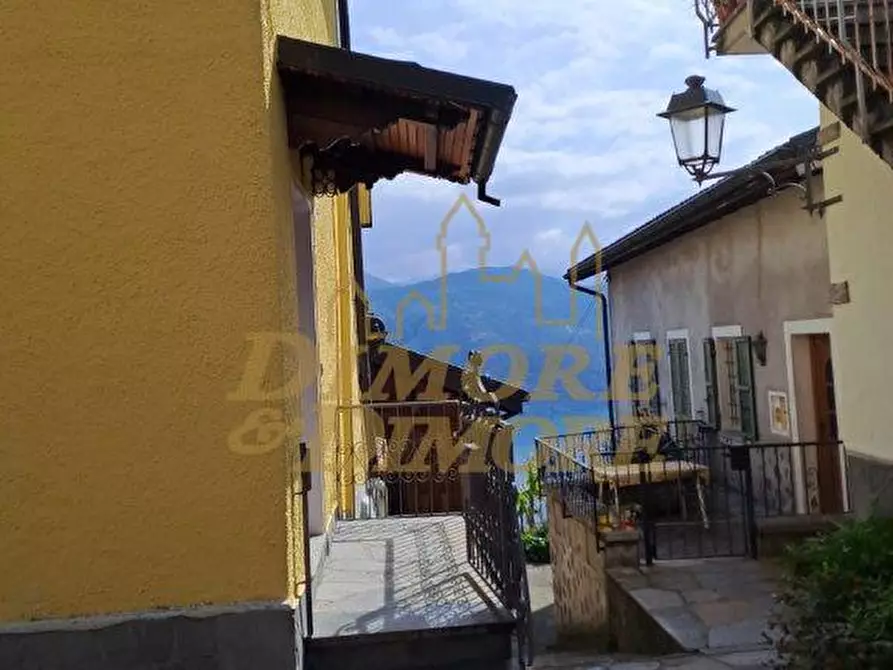 Immagine 12 di Porzione di casa in vendita  a Cannobio