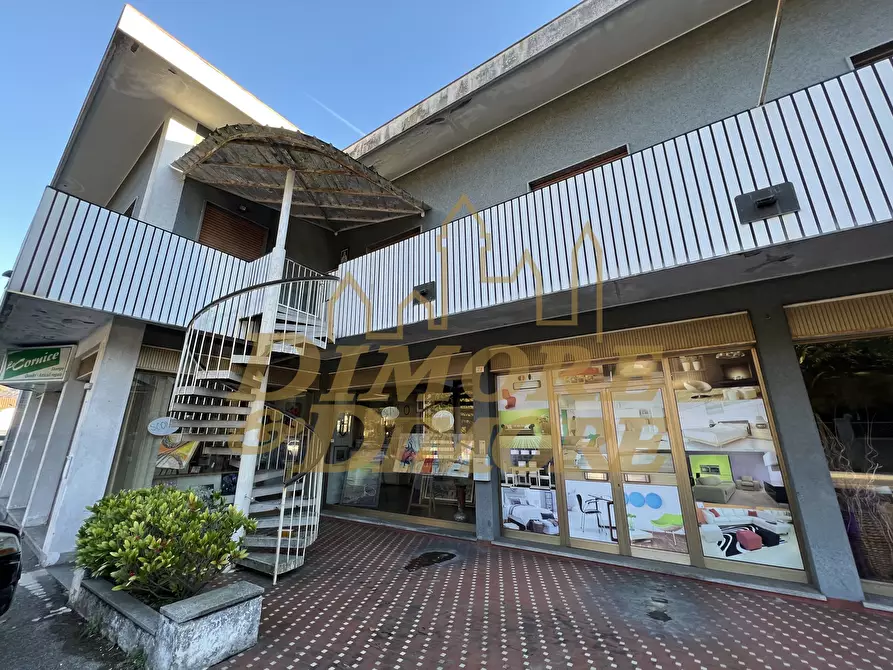 Immagine 4 di Locale commerciale in vendita  in Via Battaglia San Martino 72 a Cuveglio