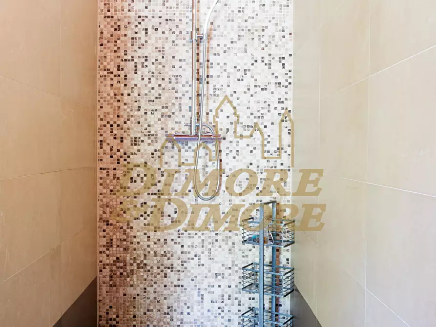 Immagine 11 di Villetta a schiera in vendita  a Luino