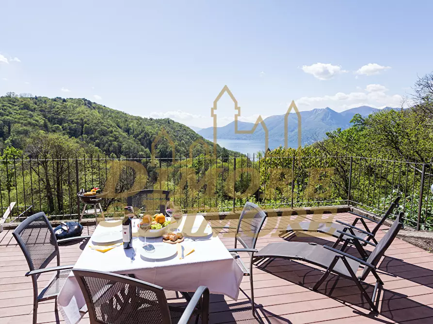 Immagine 19 di Villetta a schiera in vendita  a Luino