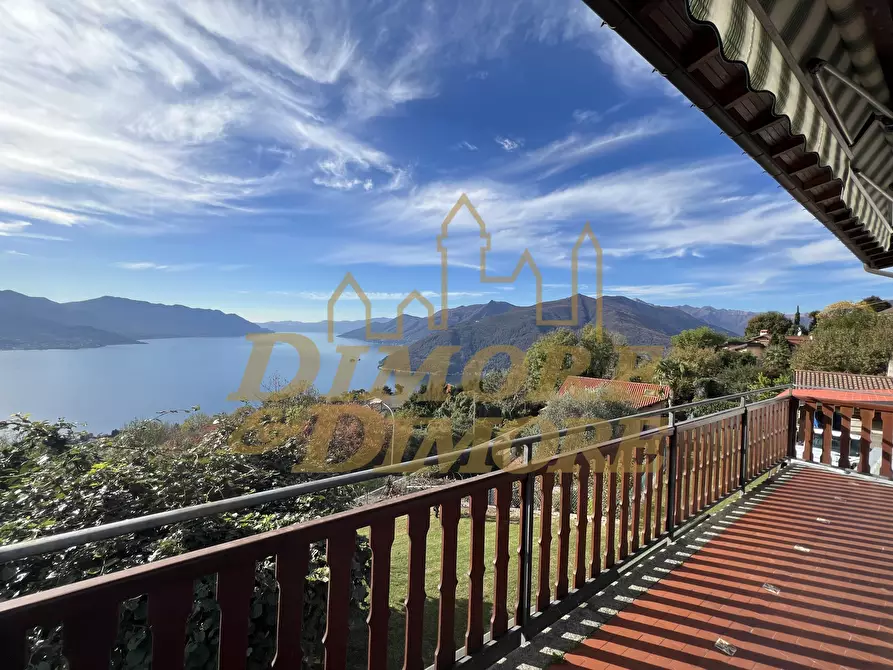 Immagine 33 di Quadrilocale in vendita  a Maccagno Con Pino E Veddasca