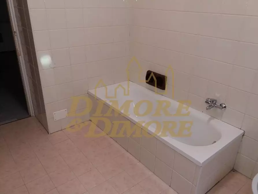 Immagine 12 di Bilocale in affitto  a Verbania