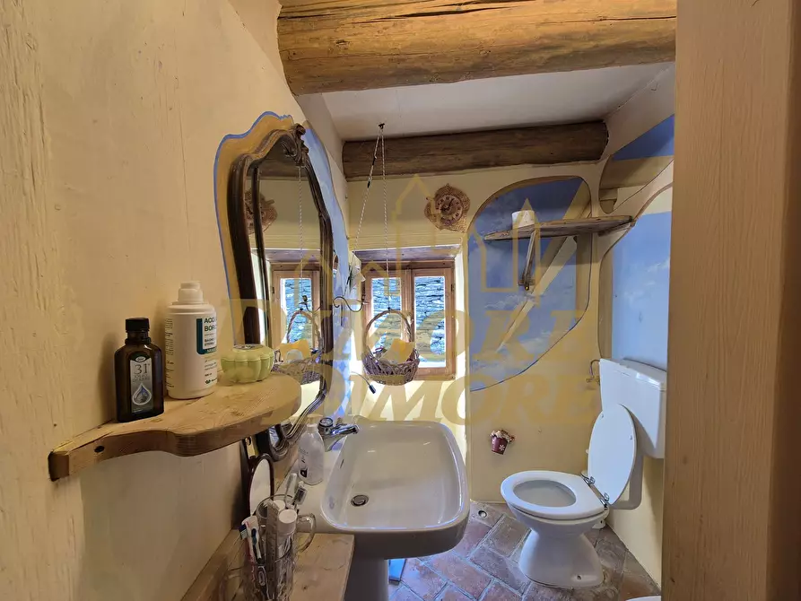 Immagine 28 di Casa indipendente in vendita  in Valleggia a Montescheno