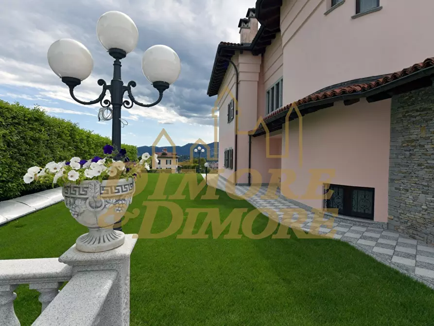 Immagine 20 di Villa in vendita  a Verbania