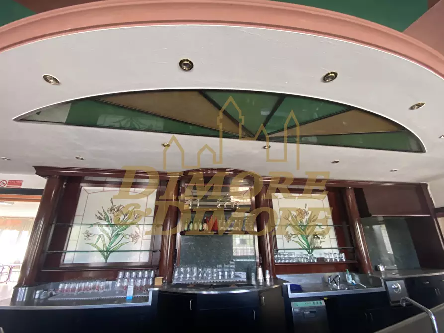 Immagine 23 di Showroom in vendita  a Castelletto Sopra Ticino