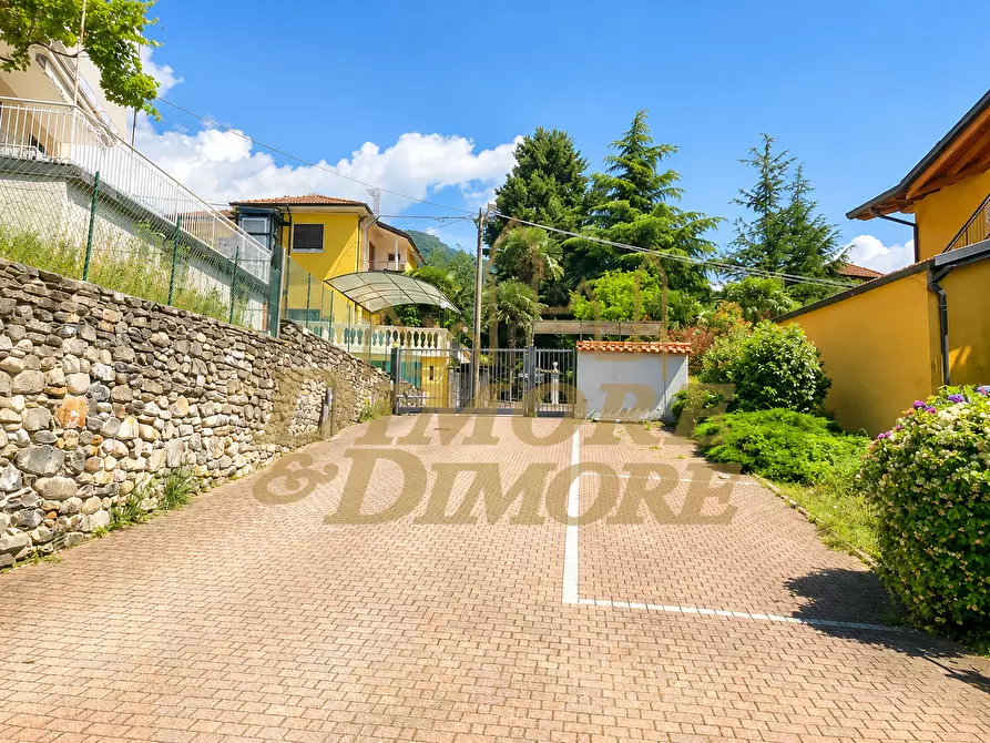 Immagine 20 di Bilocale in vendita  in Via Privata Gabella 7 a Maccagno Con Pino E Veddasca