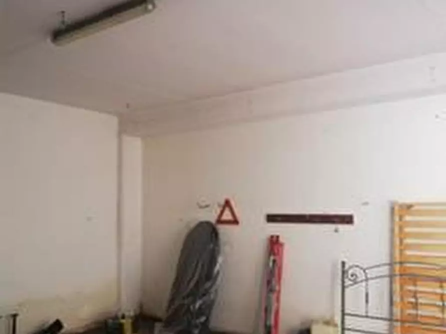 Immagine 4 di Magazzino in vendita  in VIA MARTIRI VI OTTOBRE a Lanciano