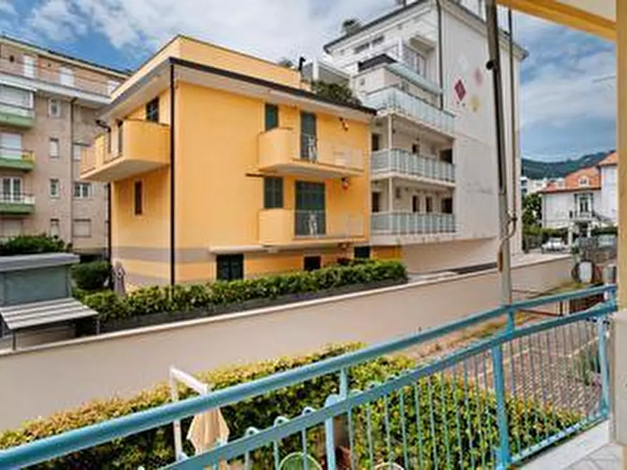 Immagine 4 di Trilocale in affitto  in Via Roma a Alassio