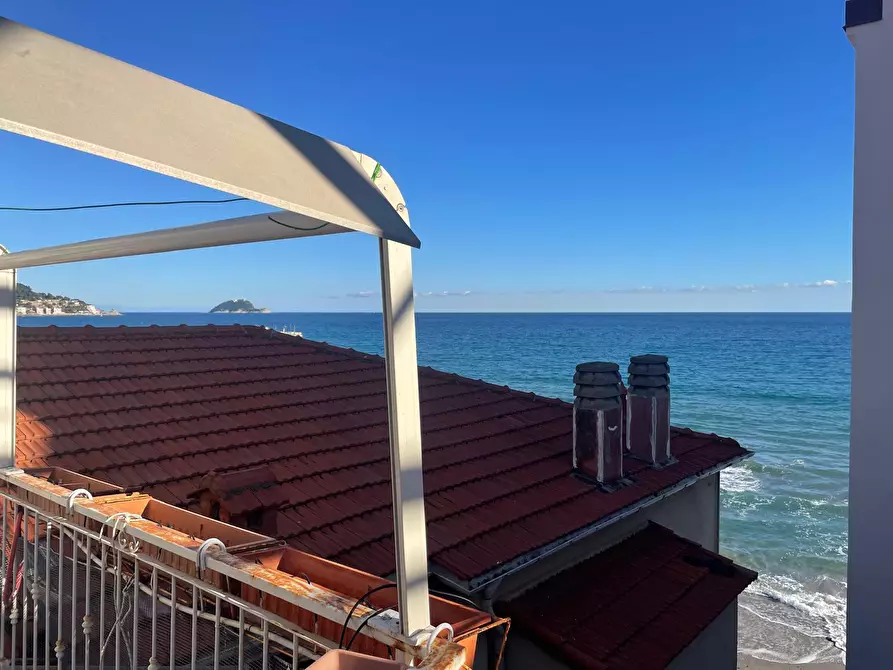 Immagine 23 di Bilocale in vendita  in Centro a Alassio