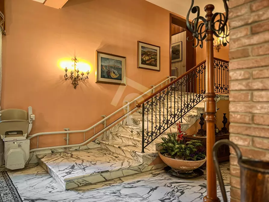 Immagine 19 di Villa in vendita  a Jesi