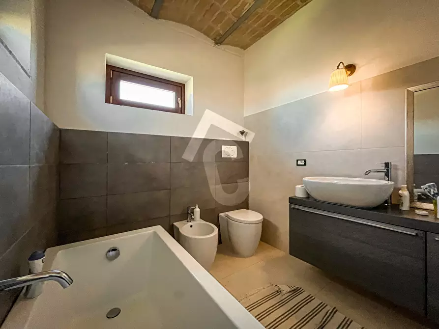 Immagine 33 di Rustico / casale in vendita  a Serra San Quirico