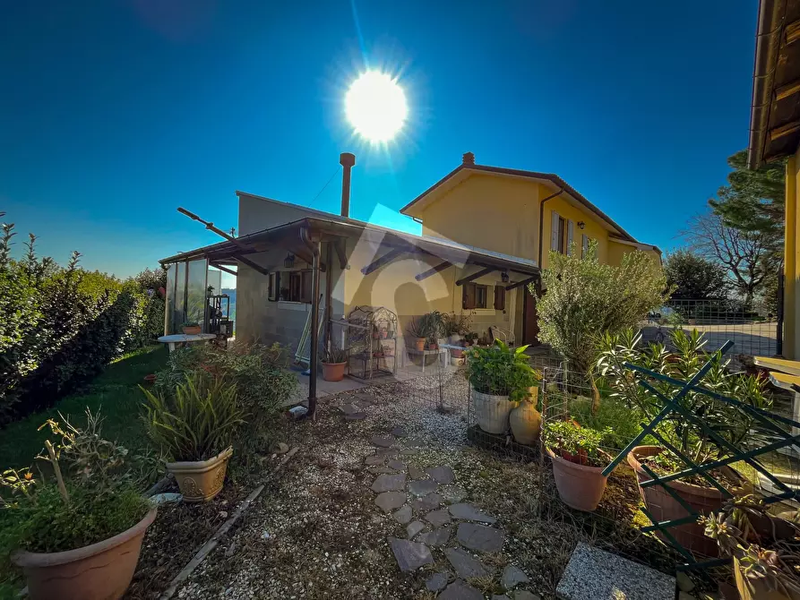 Immagine 42 di Rustico / casale in vendita  a Rosora