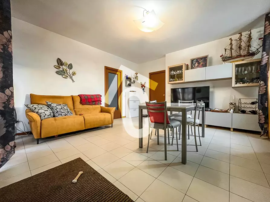 Immagine 2 di Quadrilocale in vendita  a Castelbellino