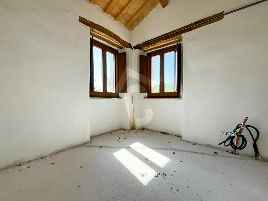 Immagine 38 di Rustico / casale in vendita  a Serra San Quirico