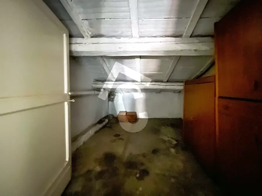 Immagine 23 di Palazzo in vendita  a Jesi