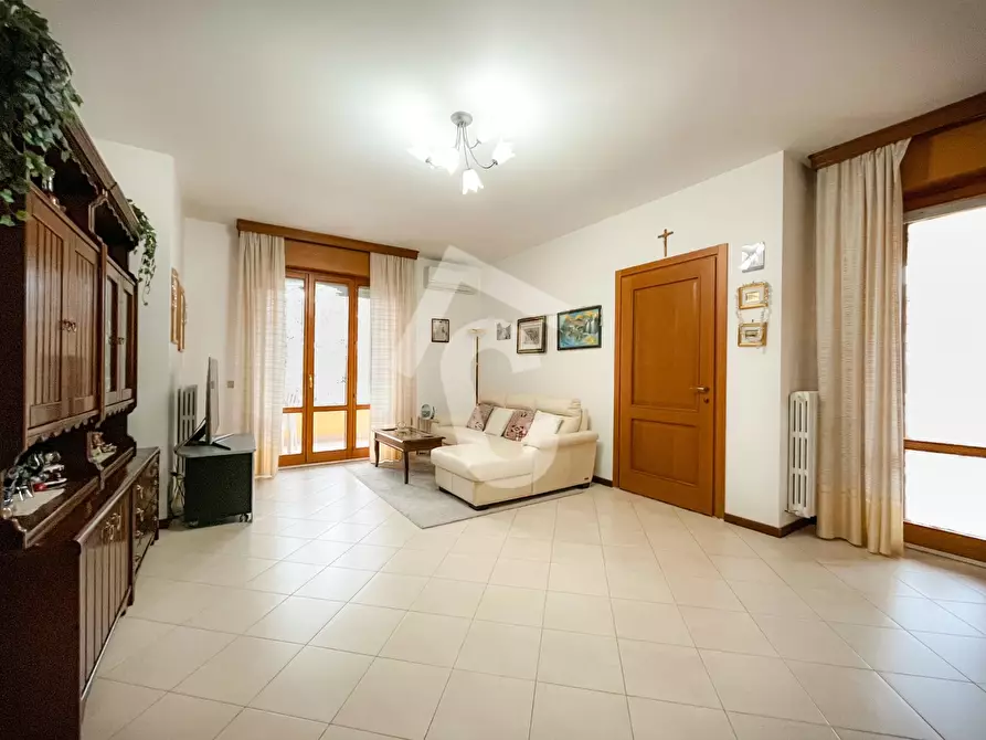 Immagine 1 di Appartamento in vendita  a Jesi