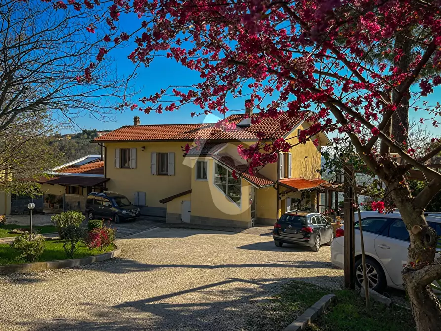 Immagine 5 di Rustico / casale in vendita  a Rosora