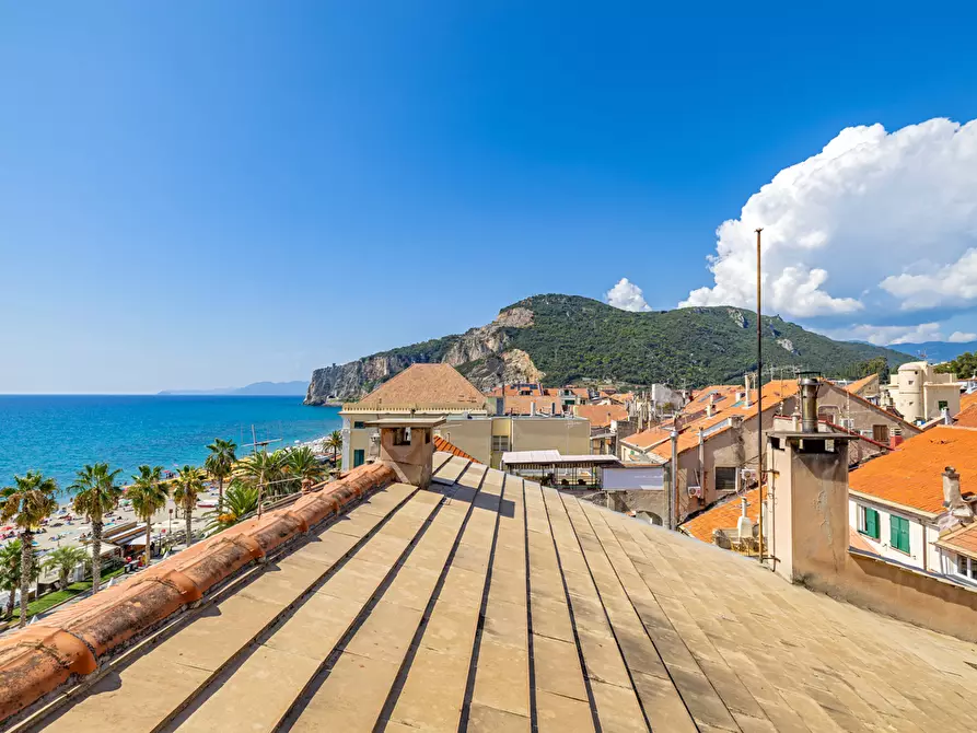 Immagine 4 di Bilocale in affitto  in Piazza Vittorio Emanuele II a Finale Ligure