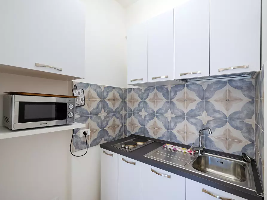 Immagine 2 di Bilocale in affitto  in Via Torino a Finale Ligure