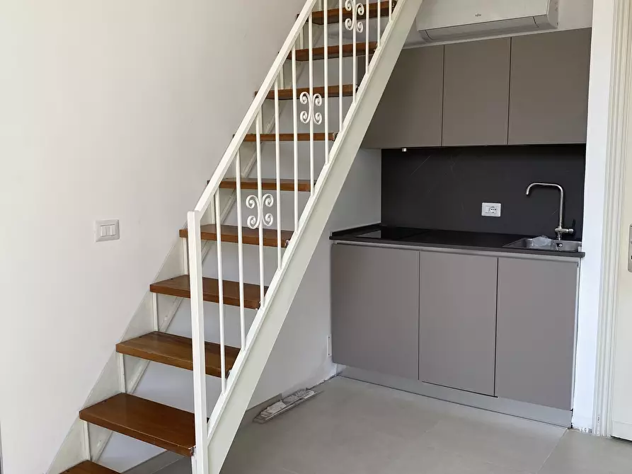 Immagine 2 di Monolocale in affitto  in Piazza Vittorio Emanuele II 5 a Finale Ligure