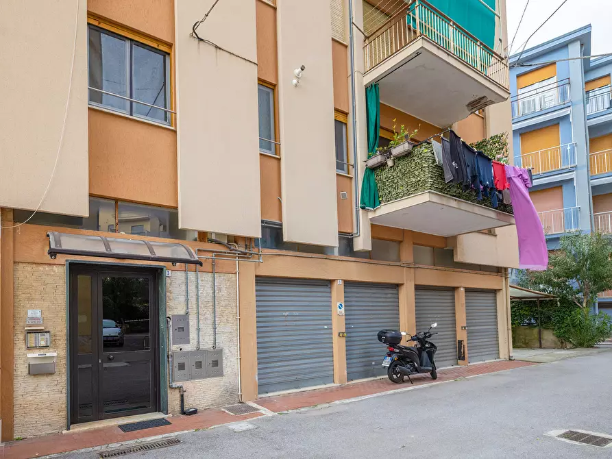 Immagine 44 di Pentalocale in affitto  in Via delle Azalee 3 a Finale Ligure