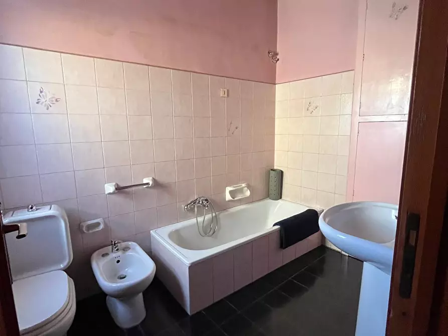 Immagine 25 di Appartamento in vendita  in Via Roma 6 a Gravina Di Catania
