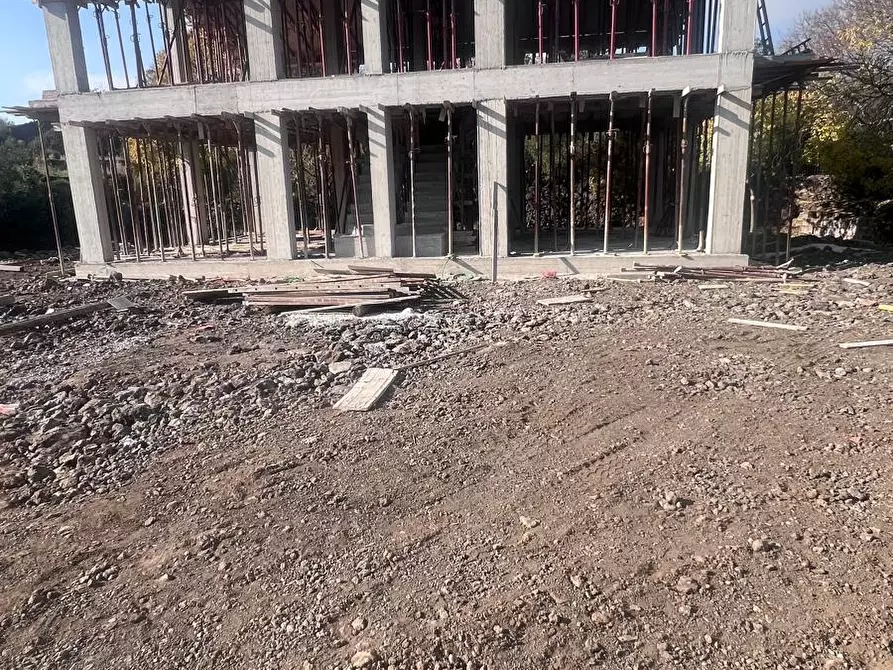 Immagine 2 di Villa in vendita  a San Giovanni La Punta