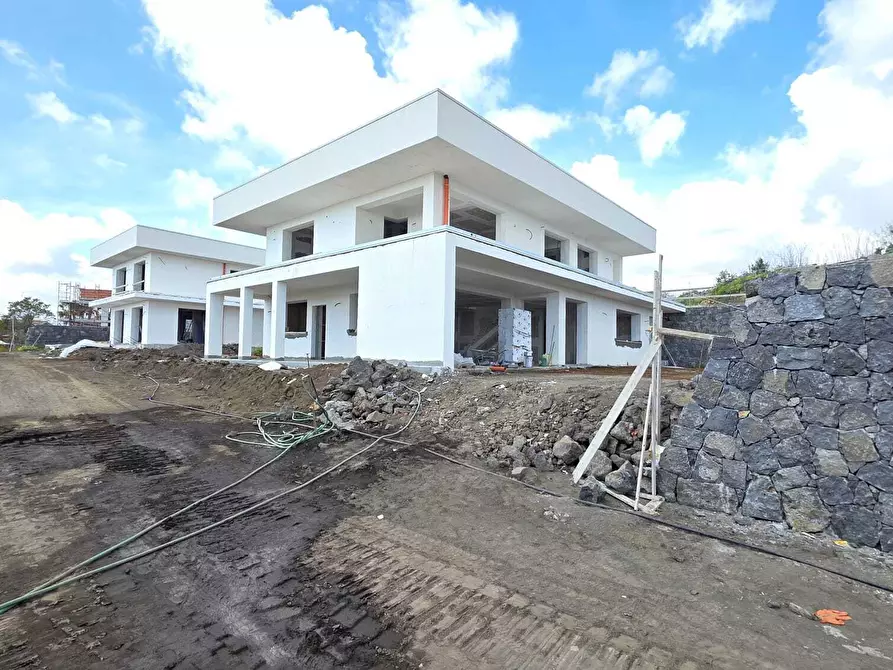 Immagine 1 di Villa in vendita  a Sant'agata Li Battiati