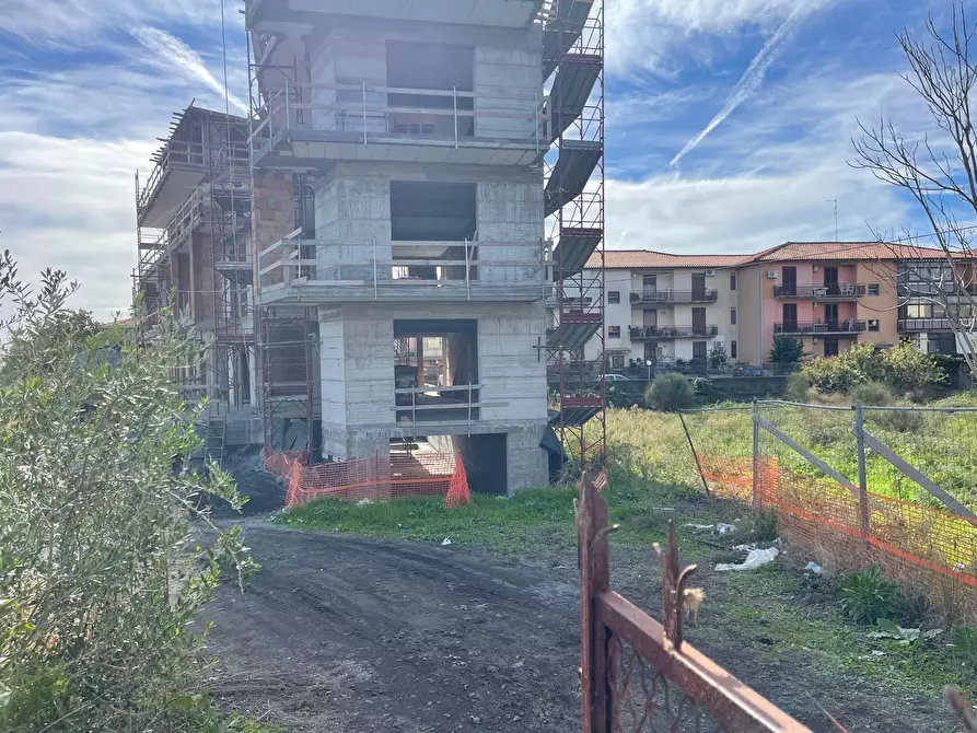 Immagine 14 di Appartamento in vendita  a Tremestieri Etneo