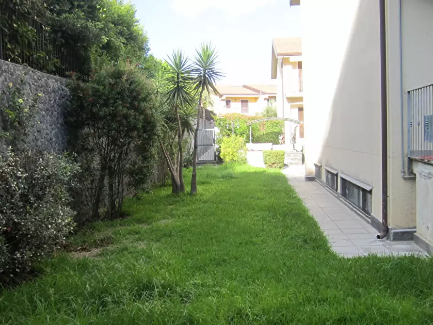 Immagine 3 di Villa in vendita  a Tremestieri Etneo