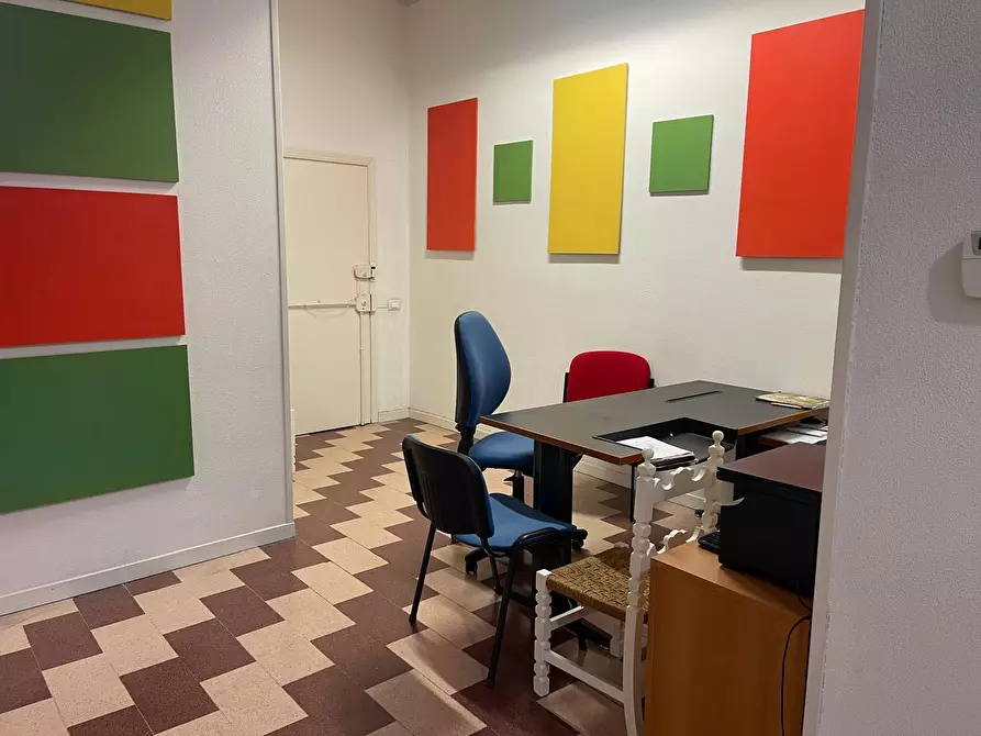 Immagine 9 di Locale commerciale in affitto  a Tremestieri Etneo