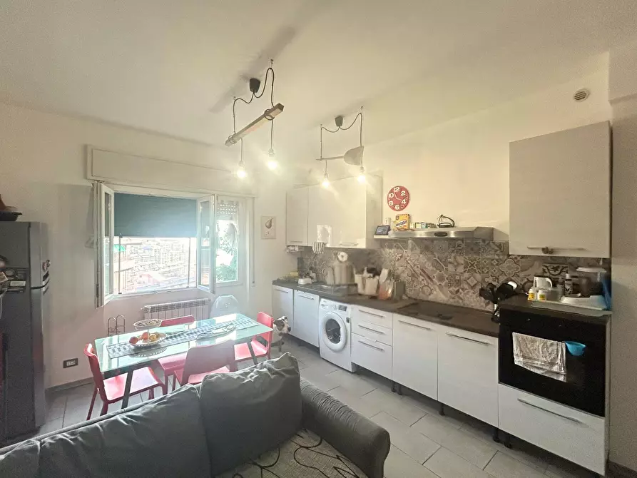 Immagine 16 di Quadrilocale in vendita  a Genova